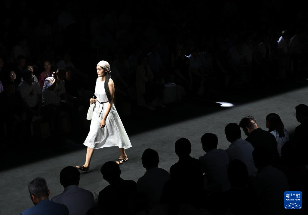 天津時(shí)裝周上的科技與時(shí)尚