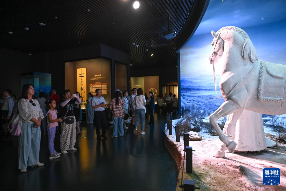 內(nèi)蒙古博物院新館暑期迎客潮
