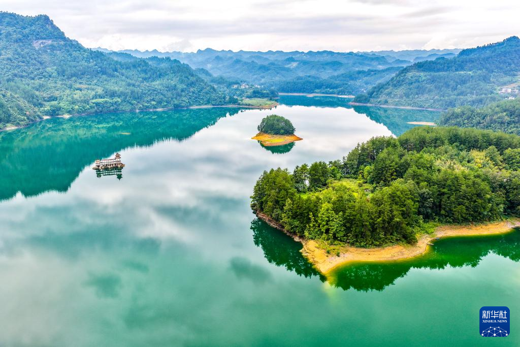 重慶黔江：小南海濕地自然保護(hù)區(qū)秋景如畫