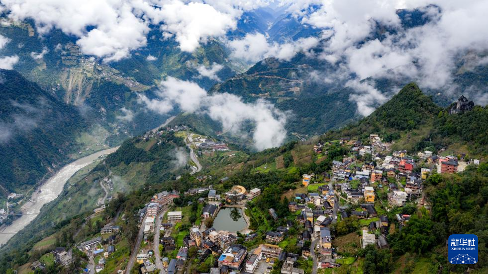 “云端村落”老姆登的煙火氣與致富路