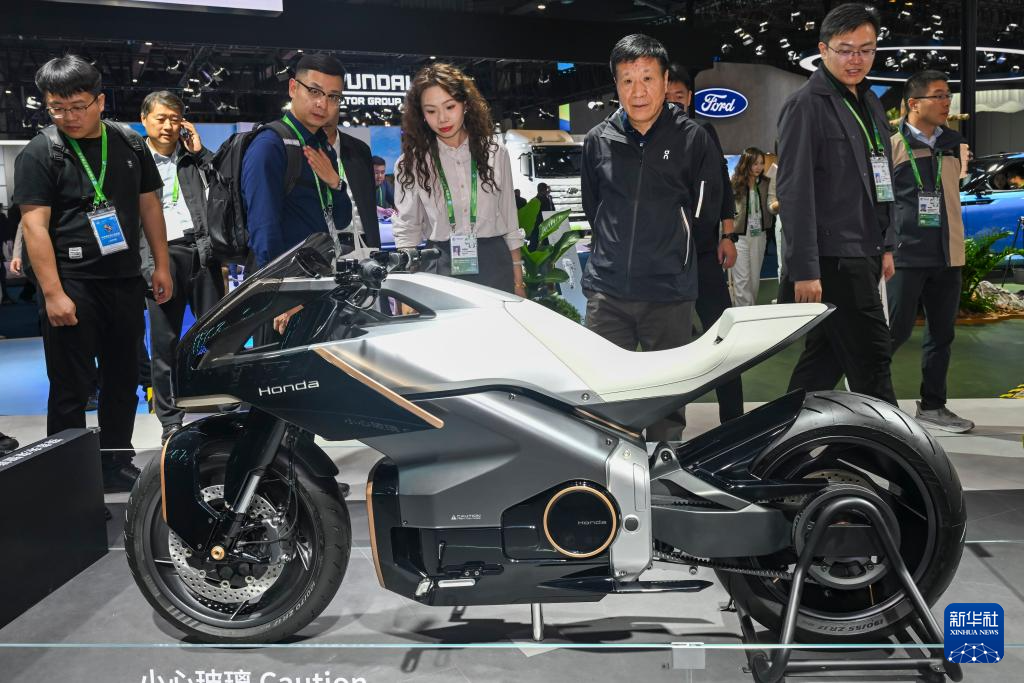 第八屆進(jìn)博會(huì) | 進(jìn)博會(huì)的前沿創(chuàng)新科技