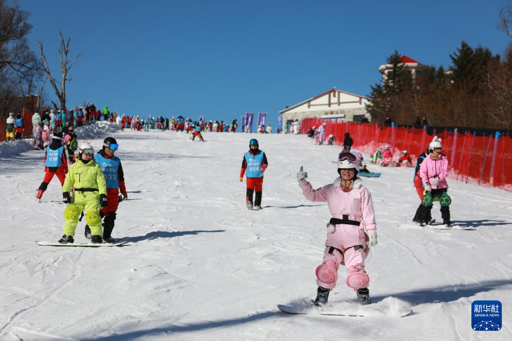 “爾濱”冰雪季開啟！亞布力滑雪旅游度假區(qū)開板