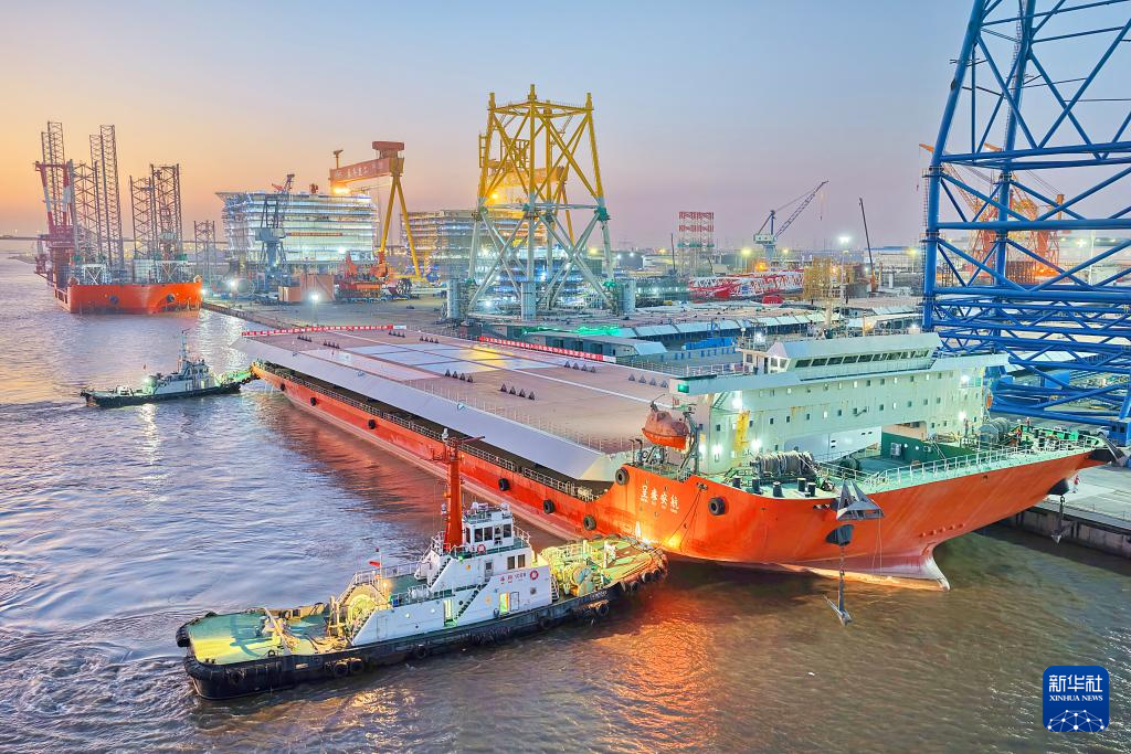 廈金大橋（廈門(mén)段）大節(jié)段鋼箱梁順利發(fā)運(yùn)