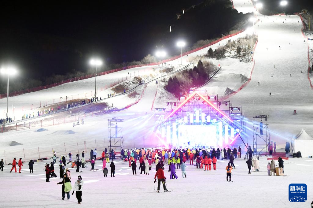 北京平谷：歡樂冰雪迎新年