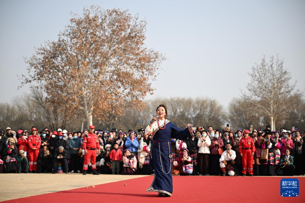藏族非遺展演走進(jìn)古城西安