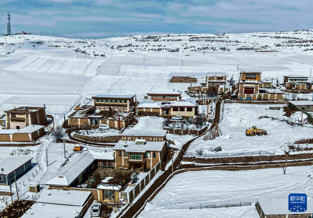四川阿壩：春雪潤高原